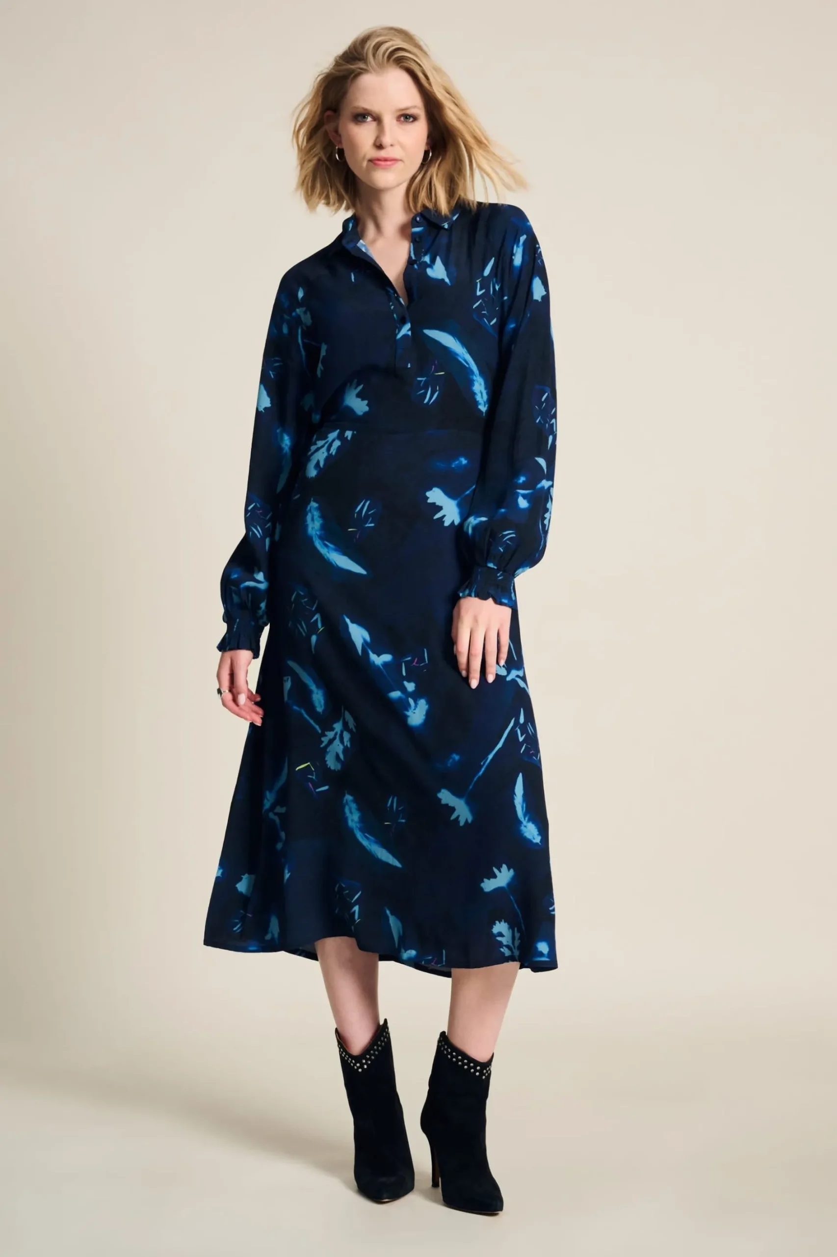 JURK Feathers And Floral Blue